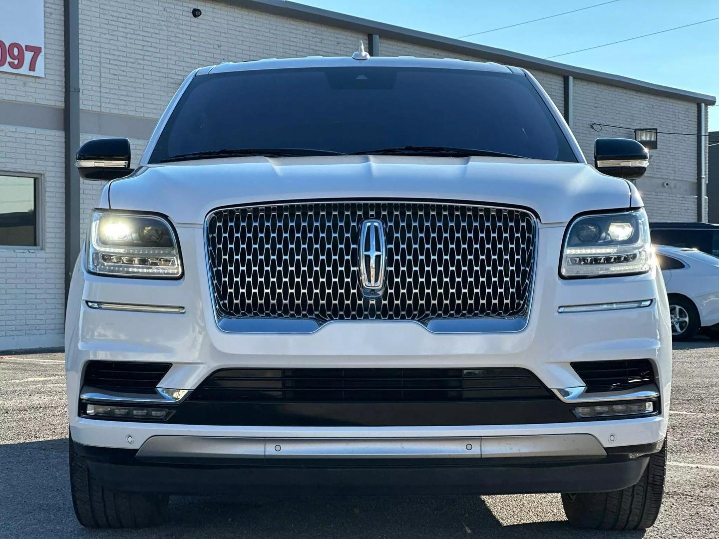 2019 Lincoln Navigator L - Image 12