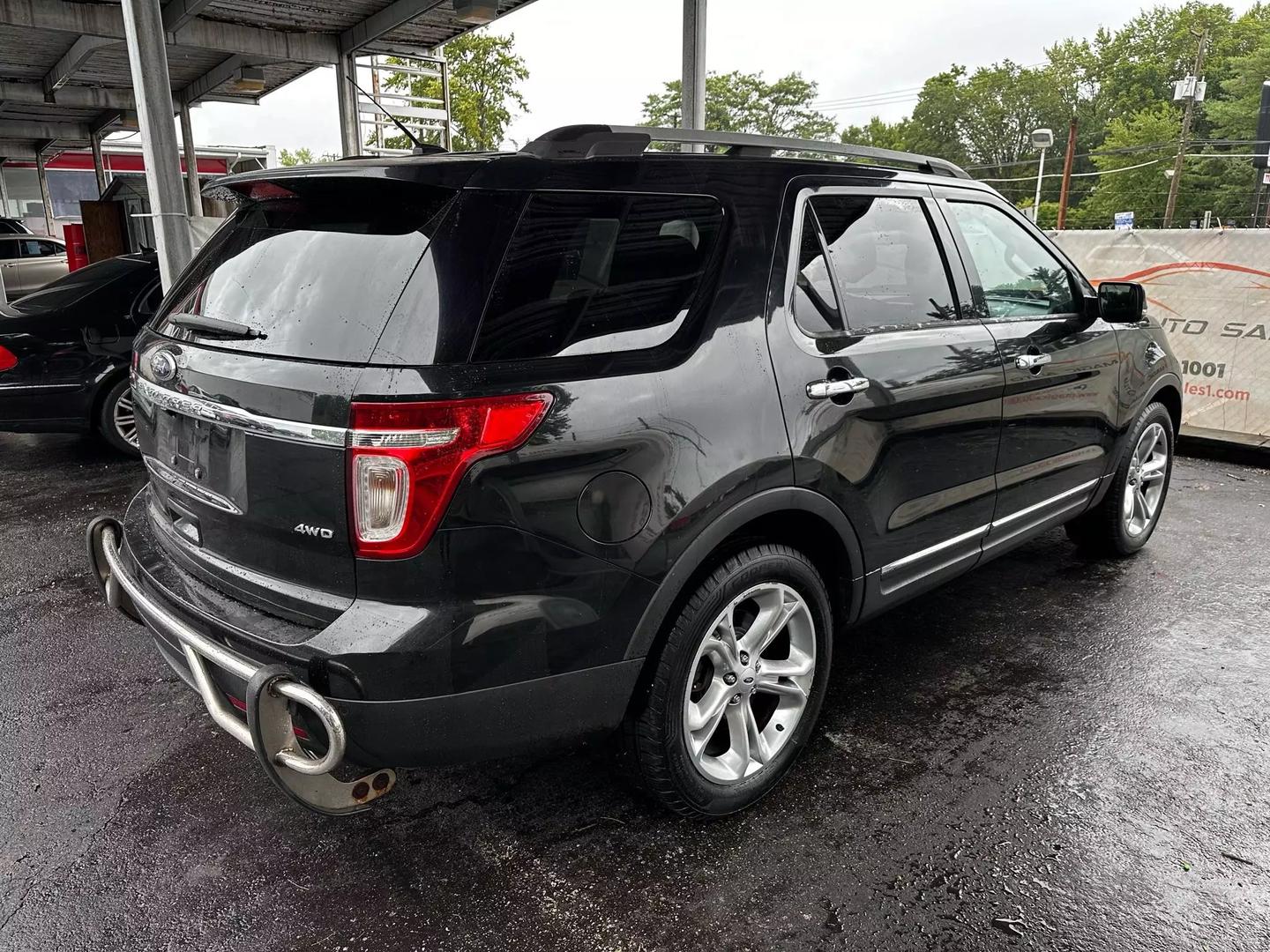 2014 Ford Explorer - Image 12