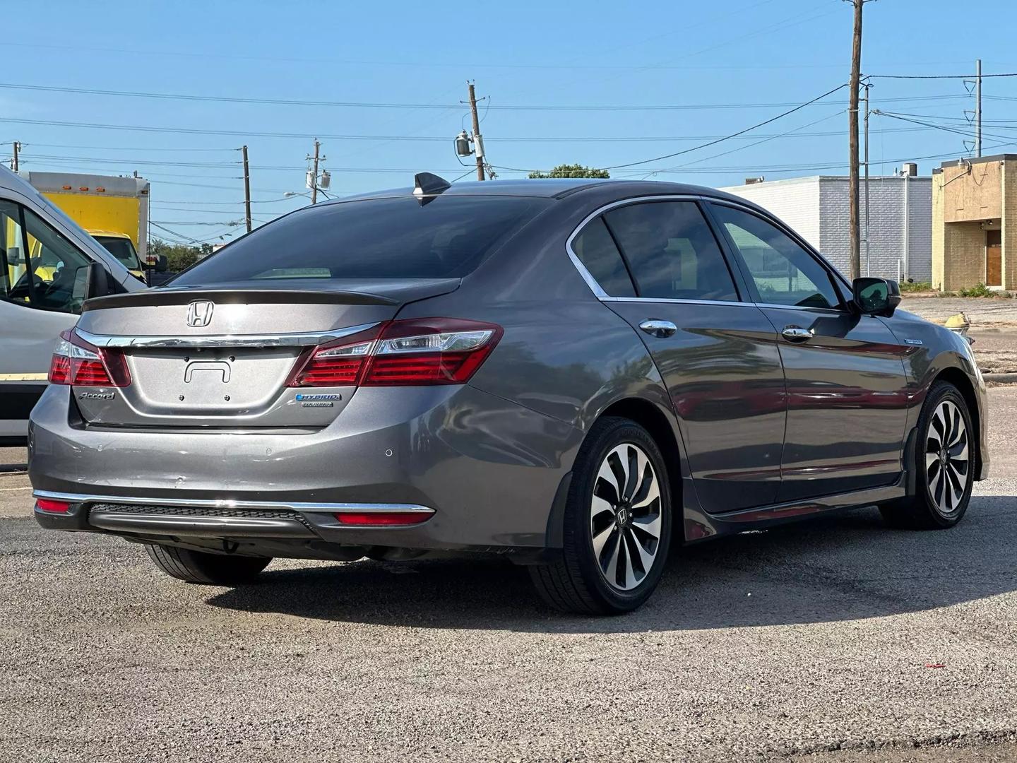 2017 Honda Accord Hybrid - Image 8