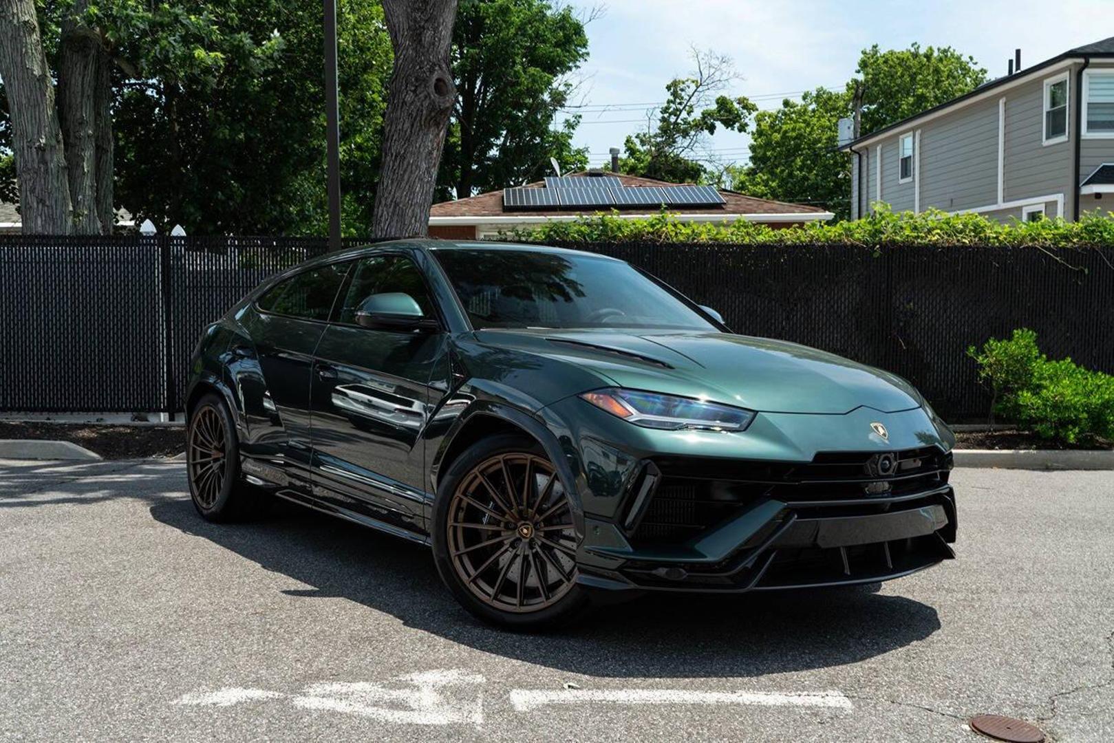 2024 Lamborghini Urus - Image 2