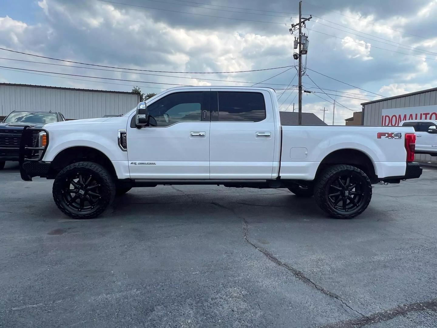 2019 Ford F250 Super Duty Crew Cab - Image 4