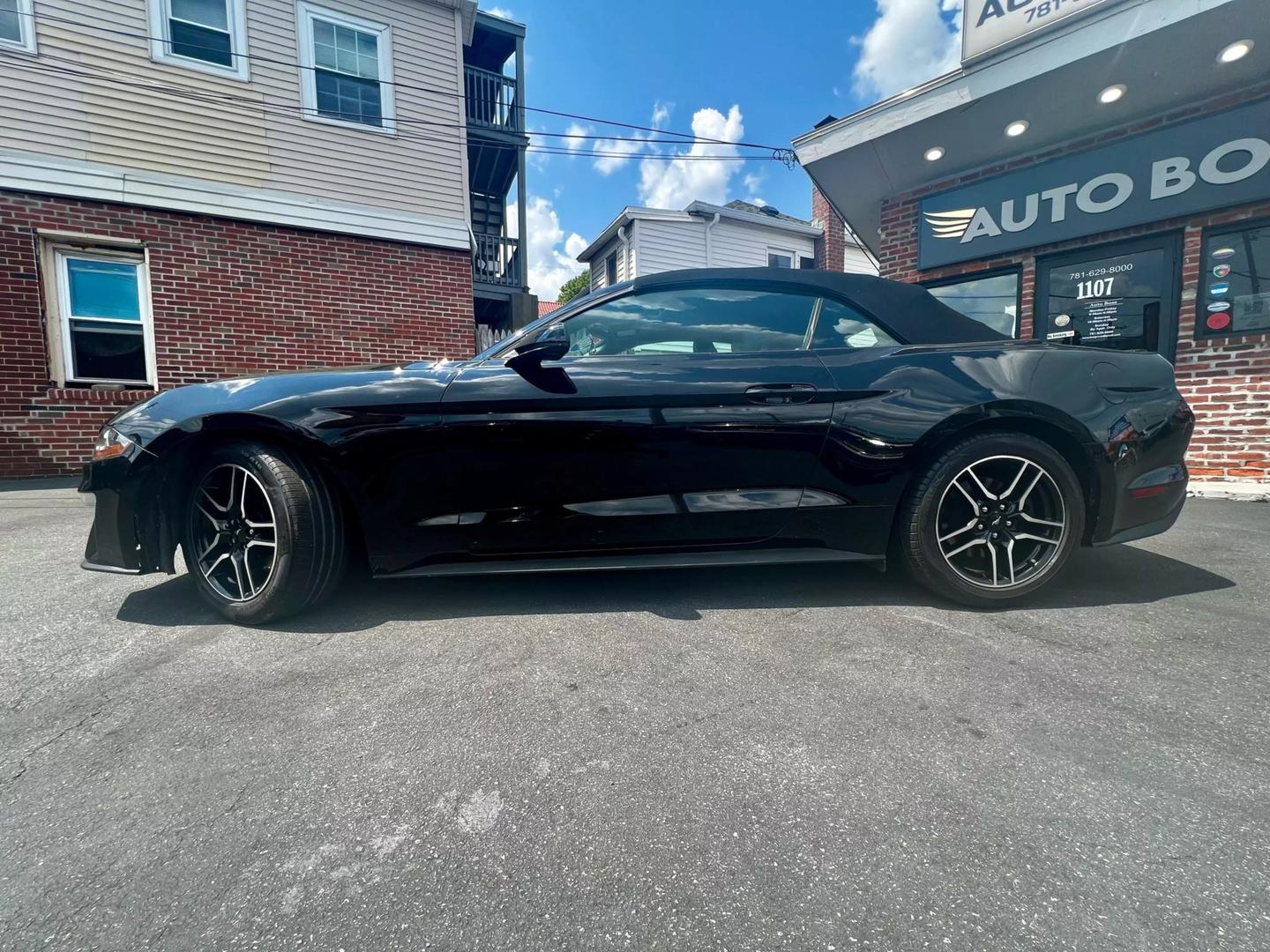 2018 Ford Mustang EcoBoost photo 5