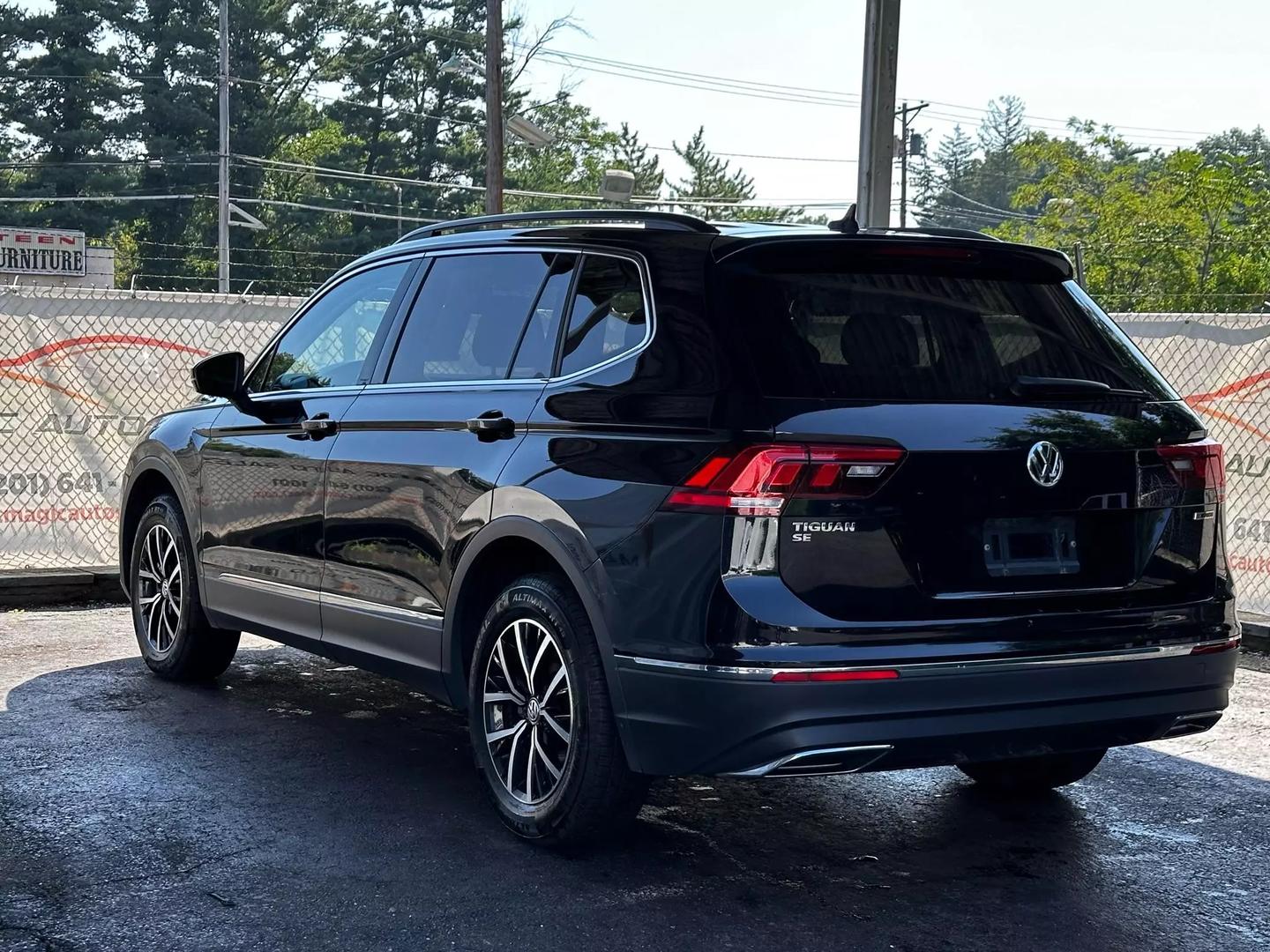 2021 Volkswagen Tiguan - Image 7