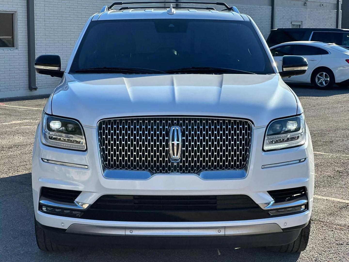 2019 Lincoln Navigator L - Image 11