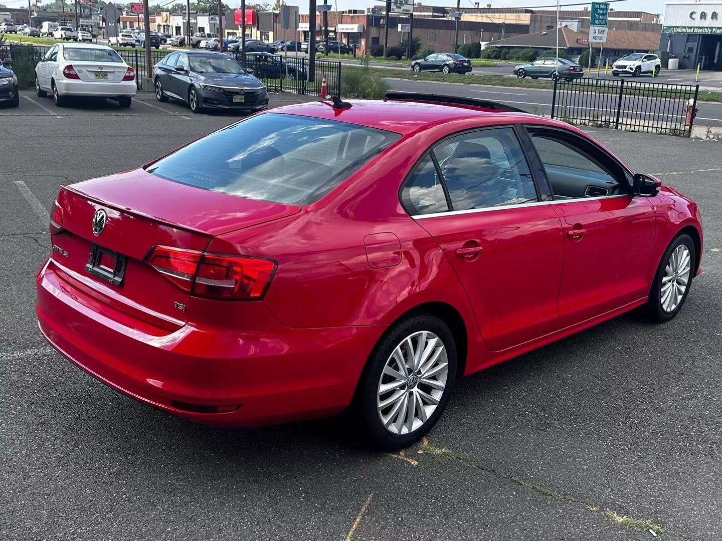 2015 Volkswagen Jetta - Image 9