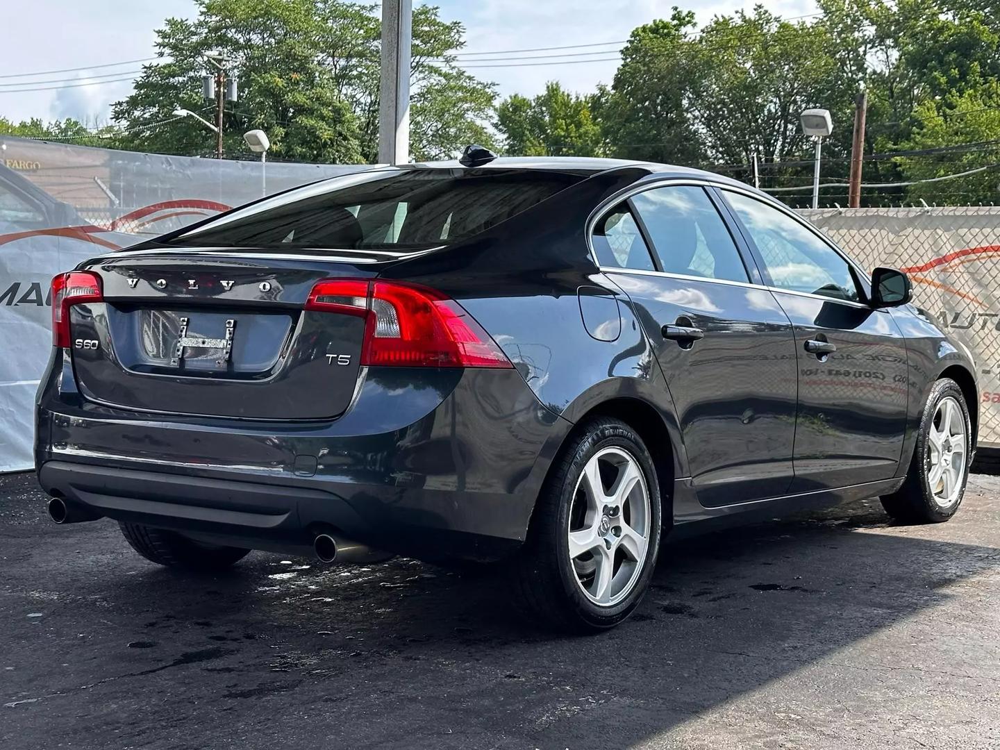 2012 Volvo S60 - Image 9