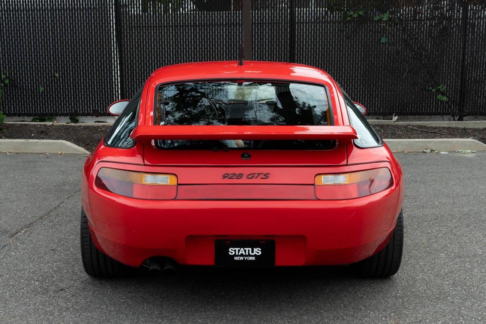 1992 Porsche 928 - Image 26