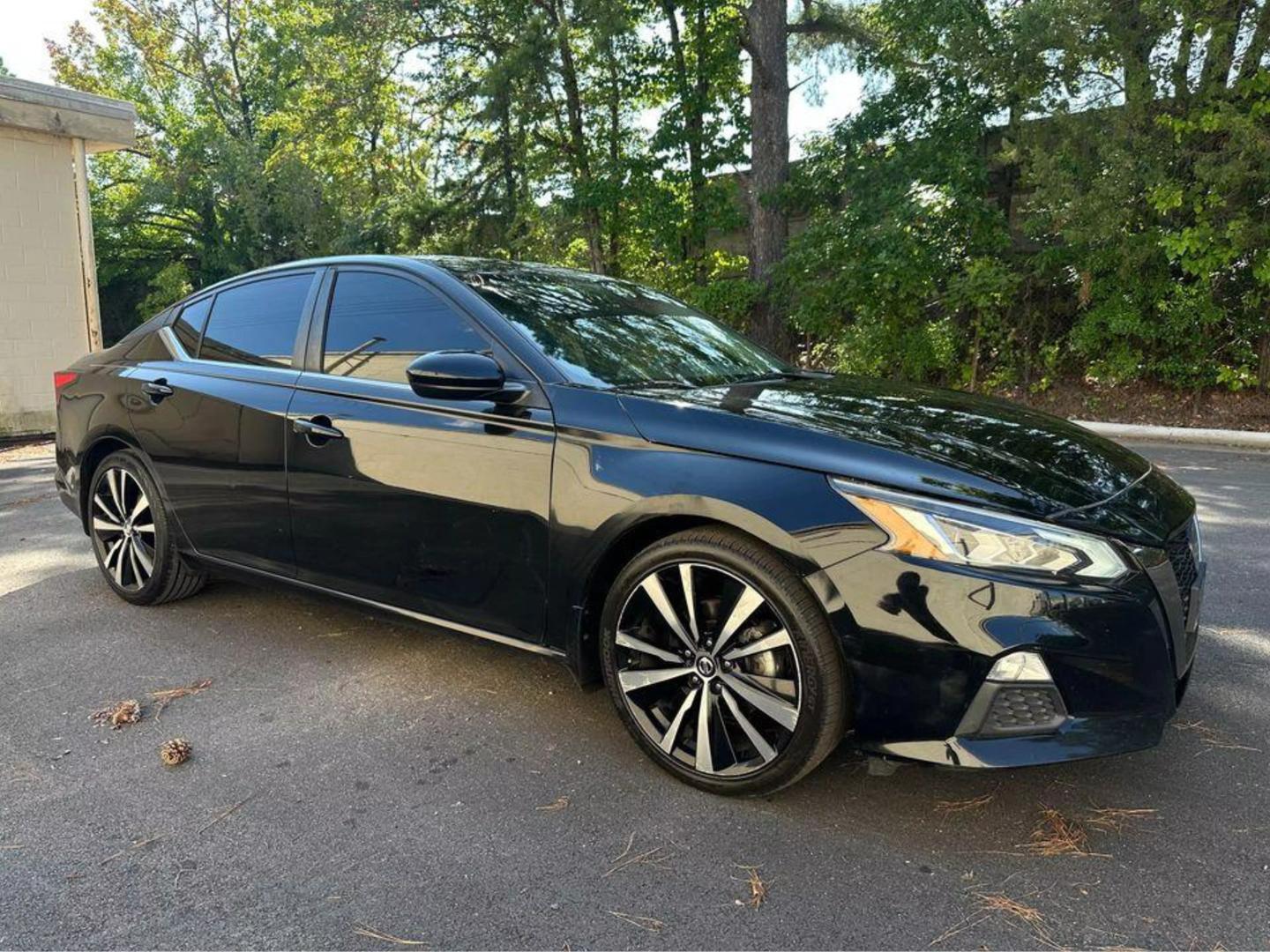 2019 Nissan Altima SR photo 5