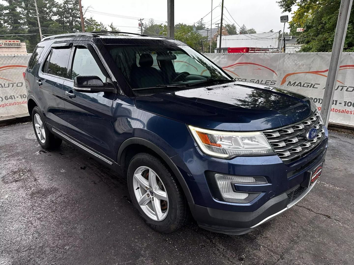 2017 Ford Explorer - Image 11