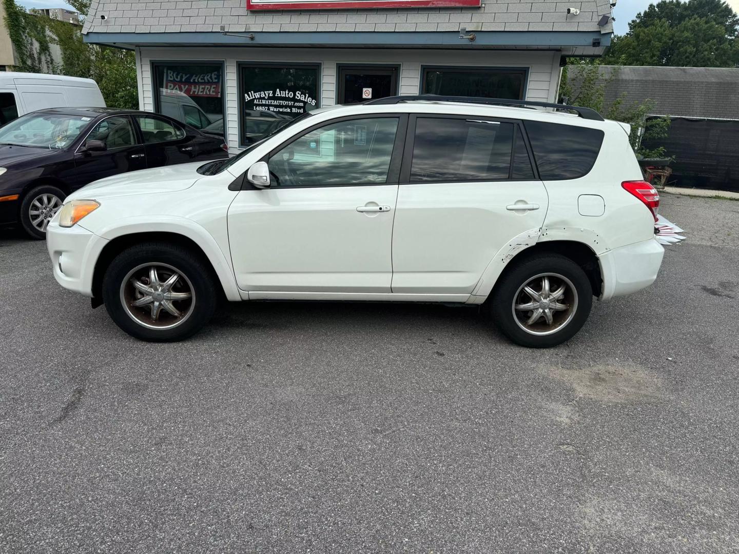 2010 Toyota RAV4 Limited photo 3