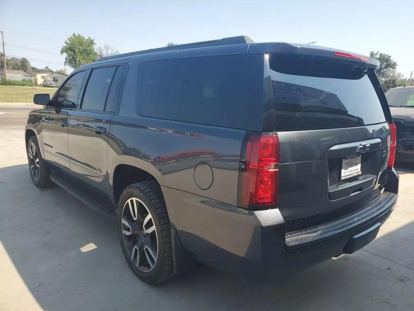 2019 Chevrolet Suburban Premier photo 5