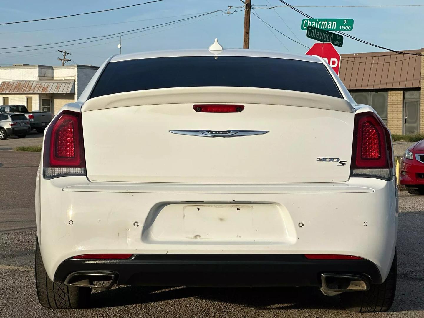 2018 Chrysler 300 - Image 7