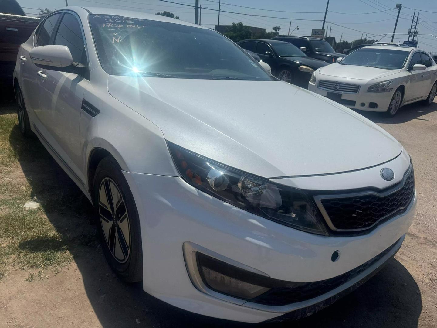 2013 Kia Optima LX Hybrid photo 2