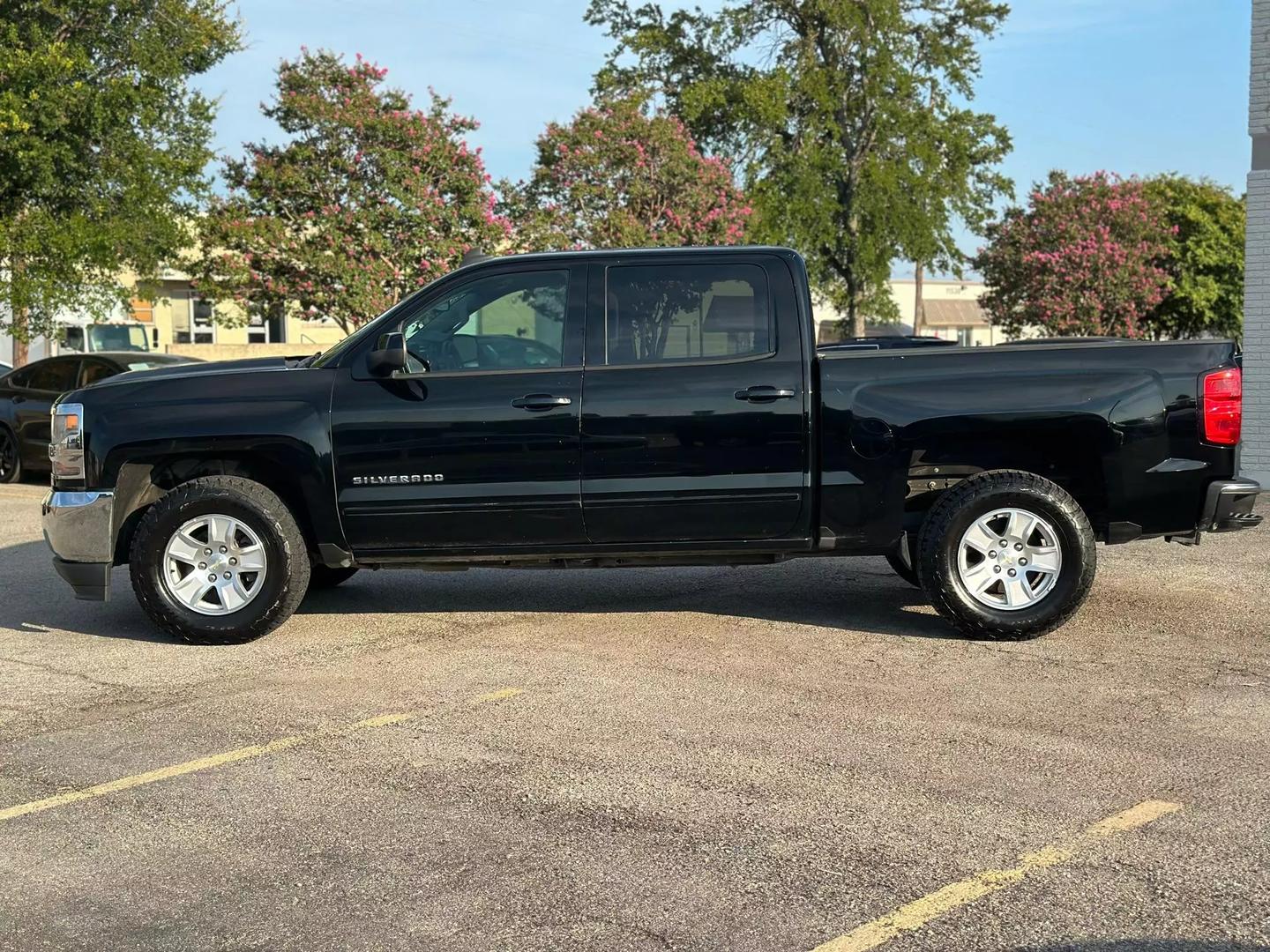 2016 Chevrolet Silverado 1500 Crew Cab - Image 3