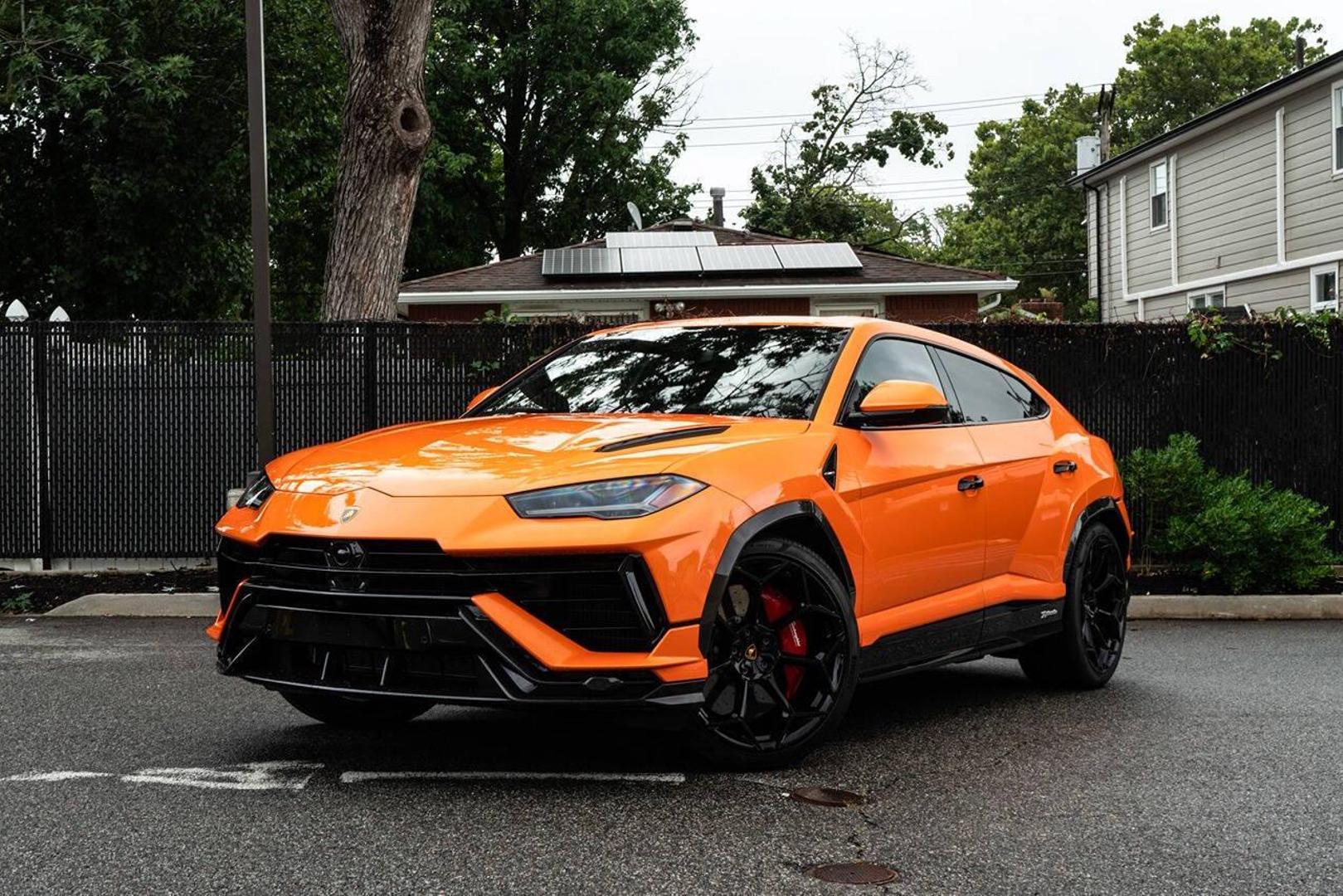 2024 Lamborghini Urus - Image 1