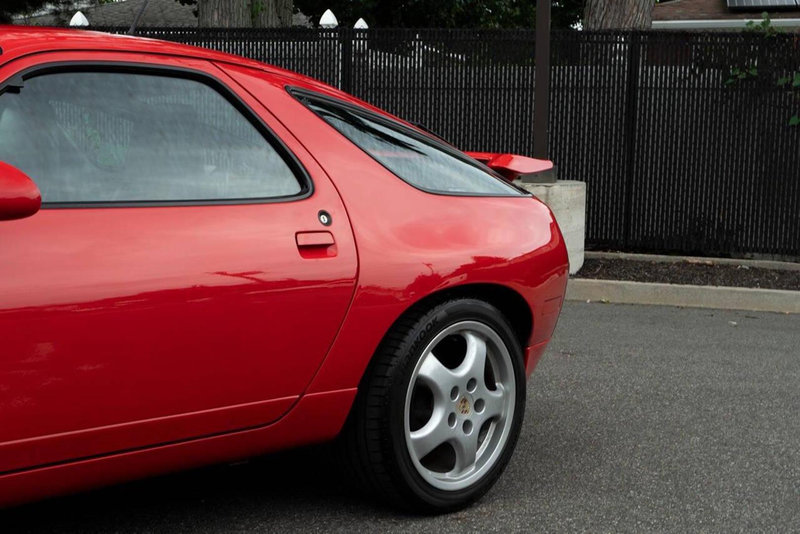 1992 Porsche 928 - Image 31