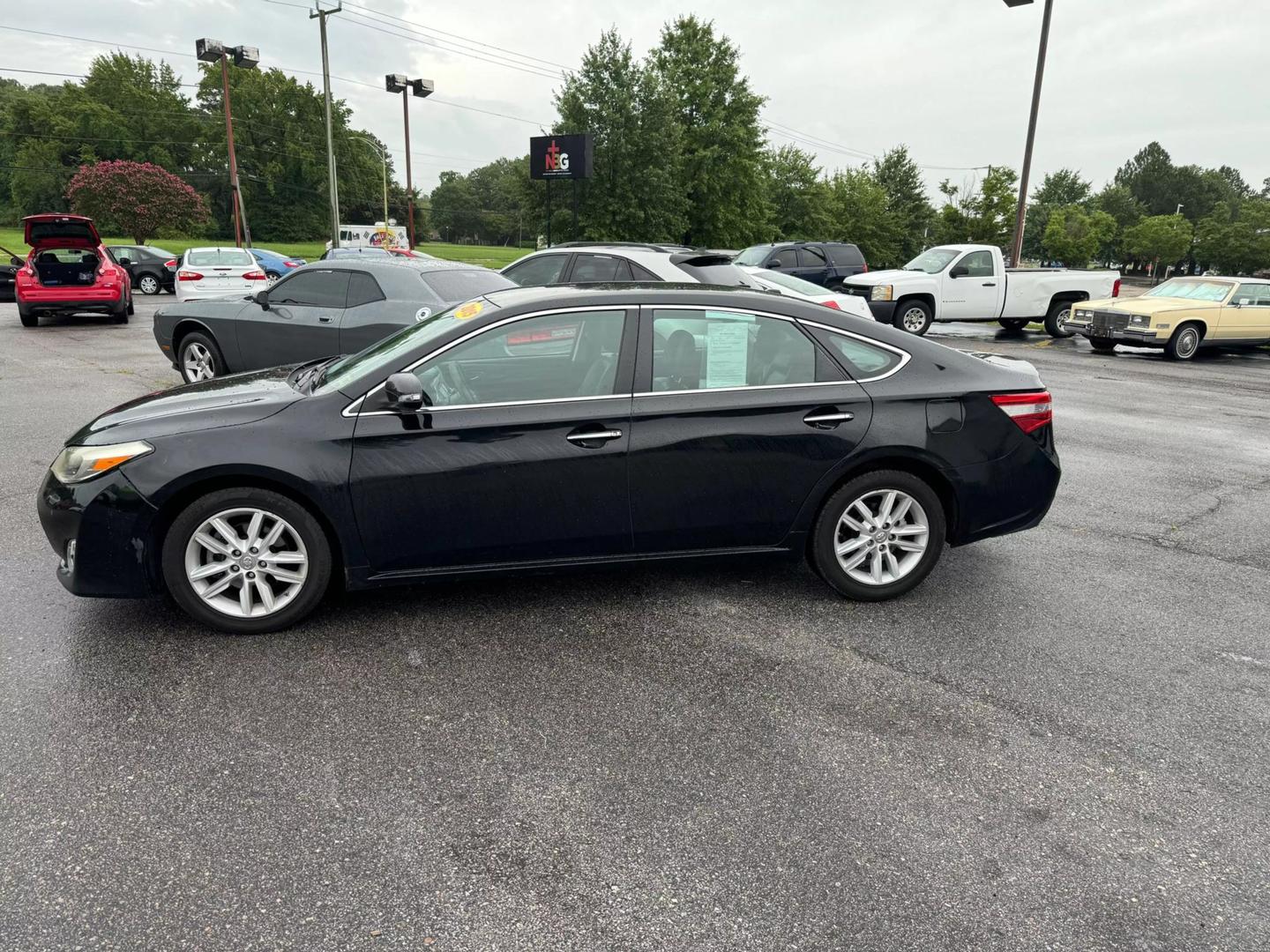 2015 Toyota Avalon XLE photo 3