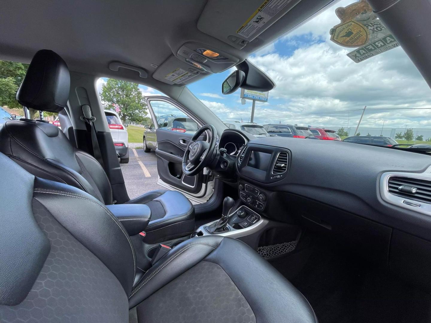 2018 Jeep Compass Latitude photo 17