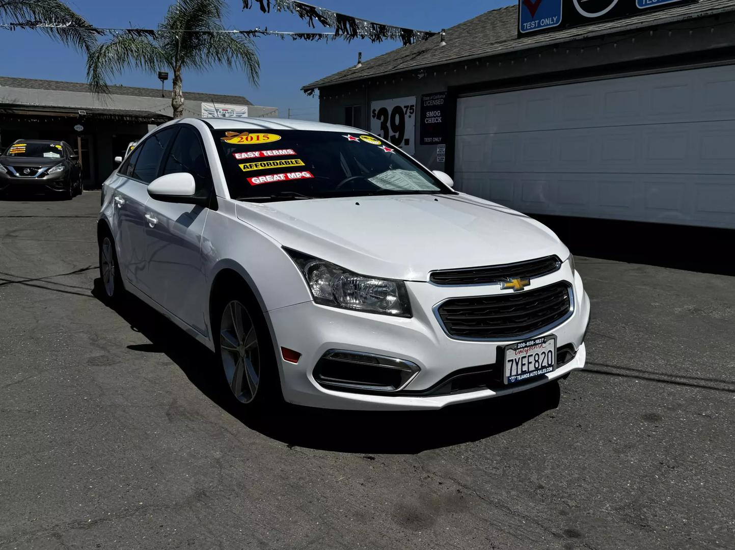 2015 Chevrolet Cruze 2LT photo 2