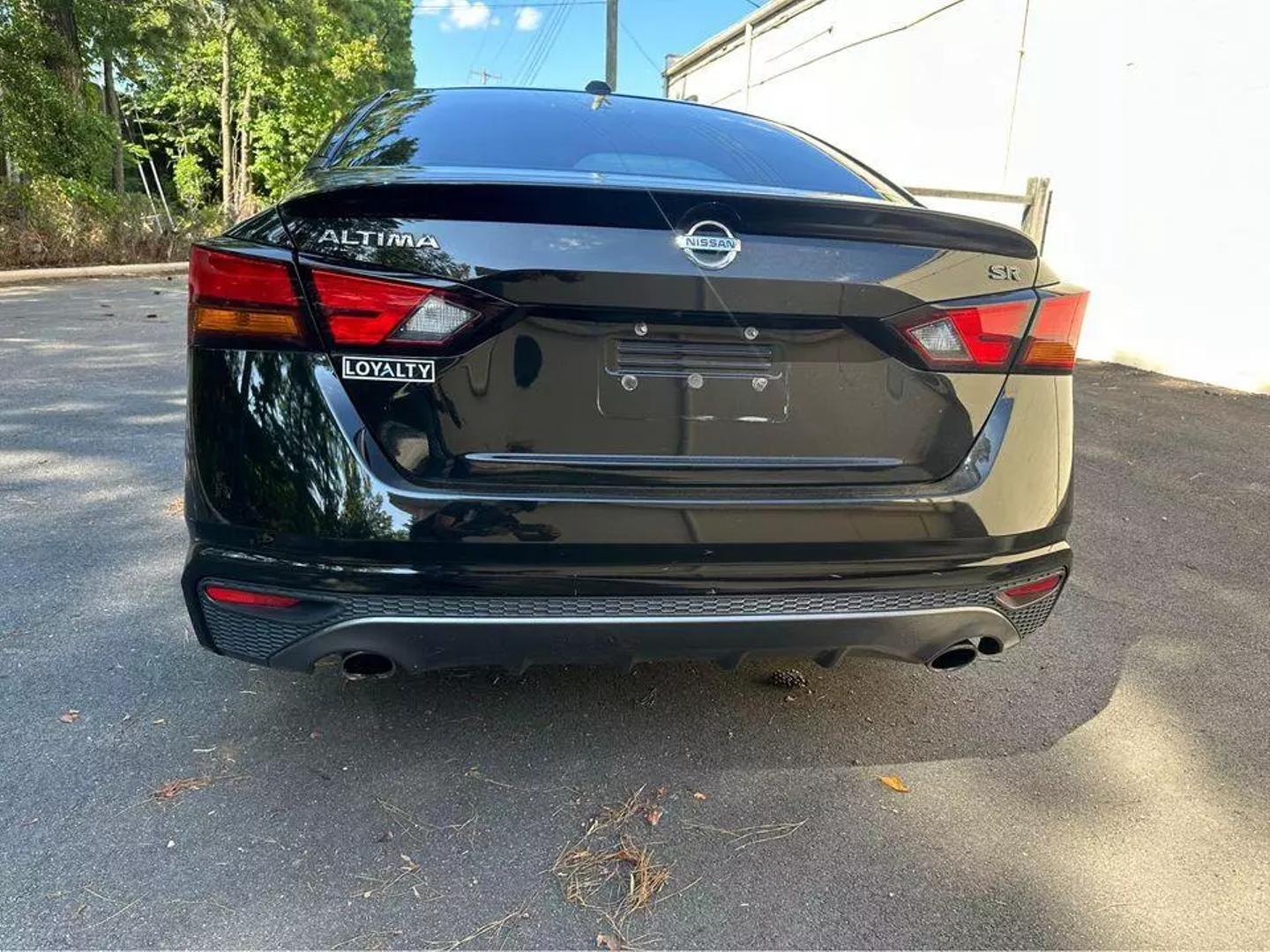 2019 Nissan Altima SR photo 3