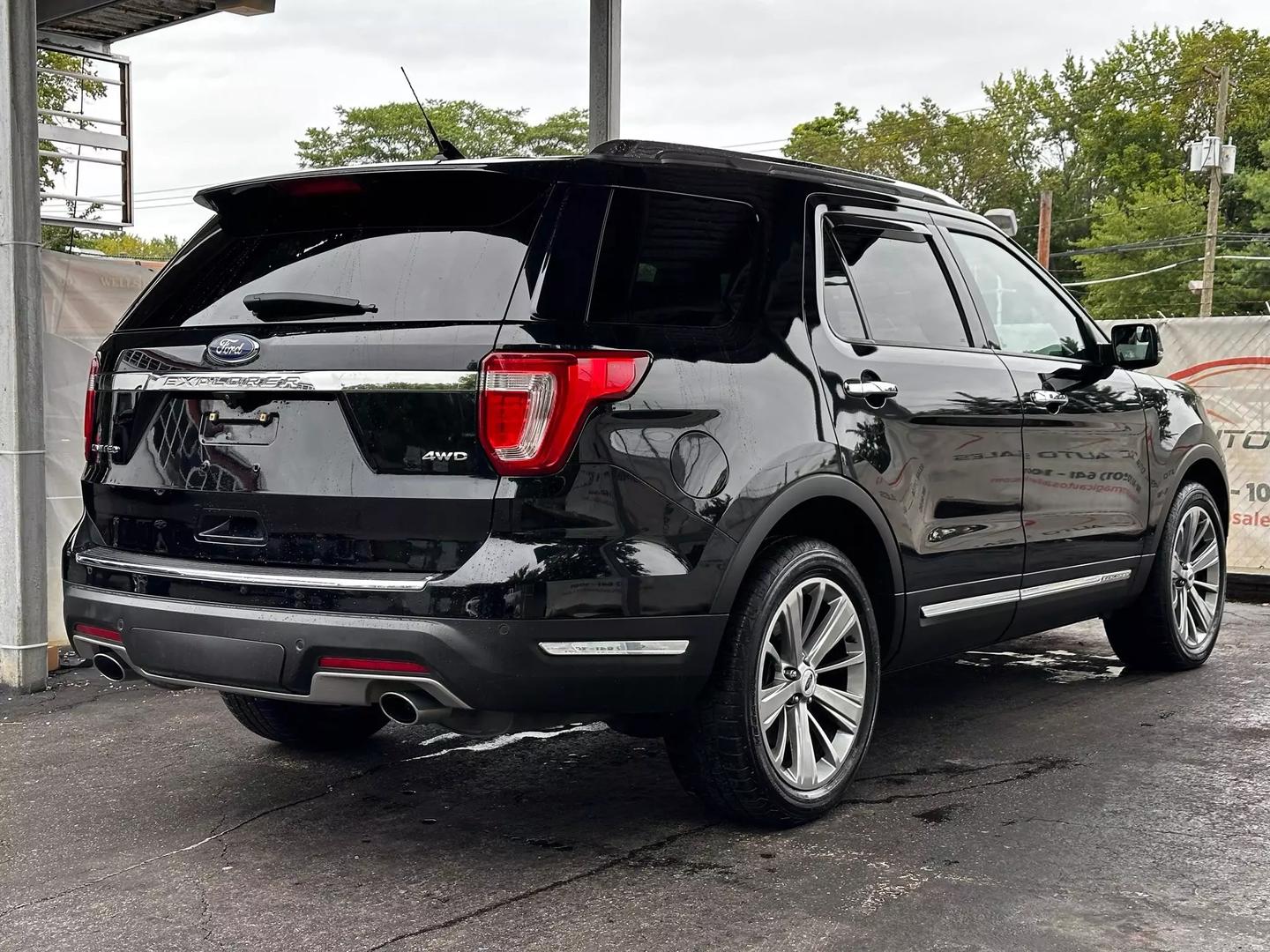 2018 Ford Explorer - Image 9