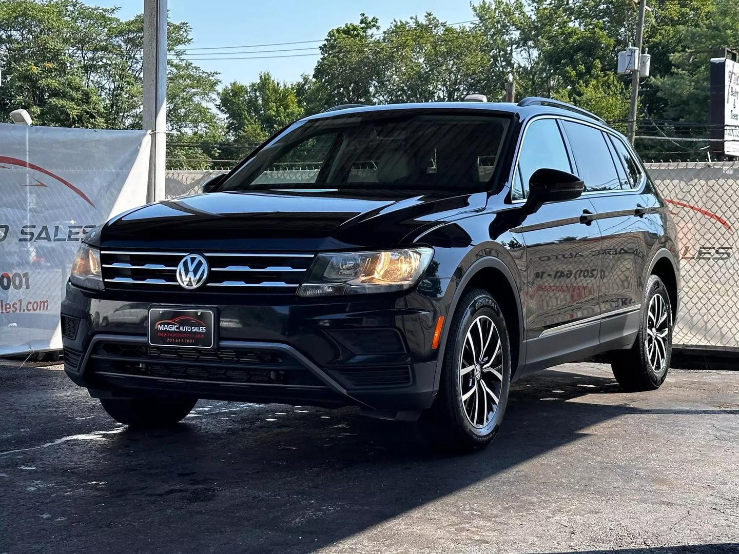 2021 Volkswagen Tiguan - Image 3