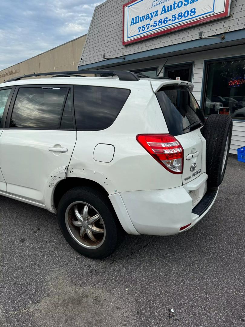 2010 Toyota RAV4 Limited photo 4