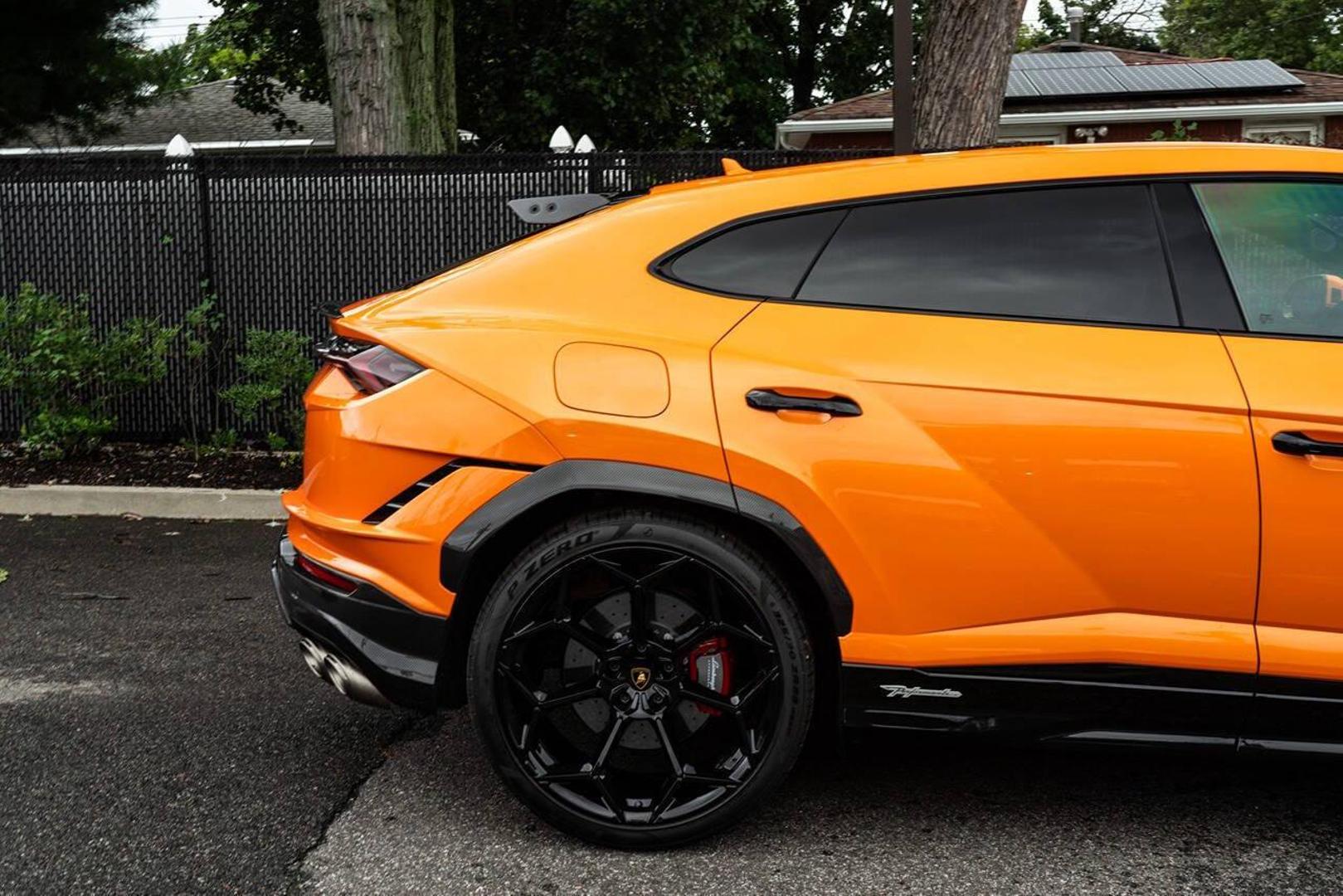 2024 Lamborghini Urus - Image 14