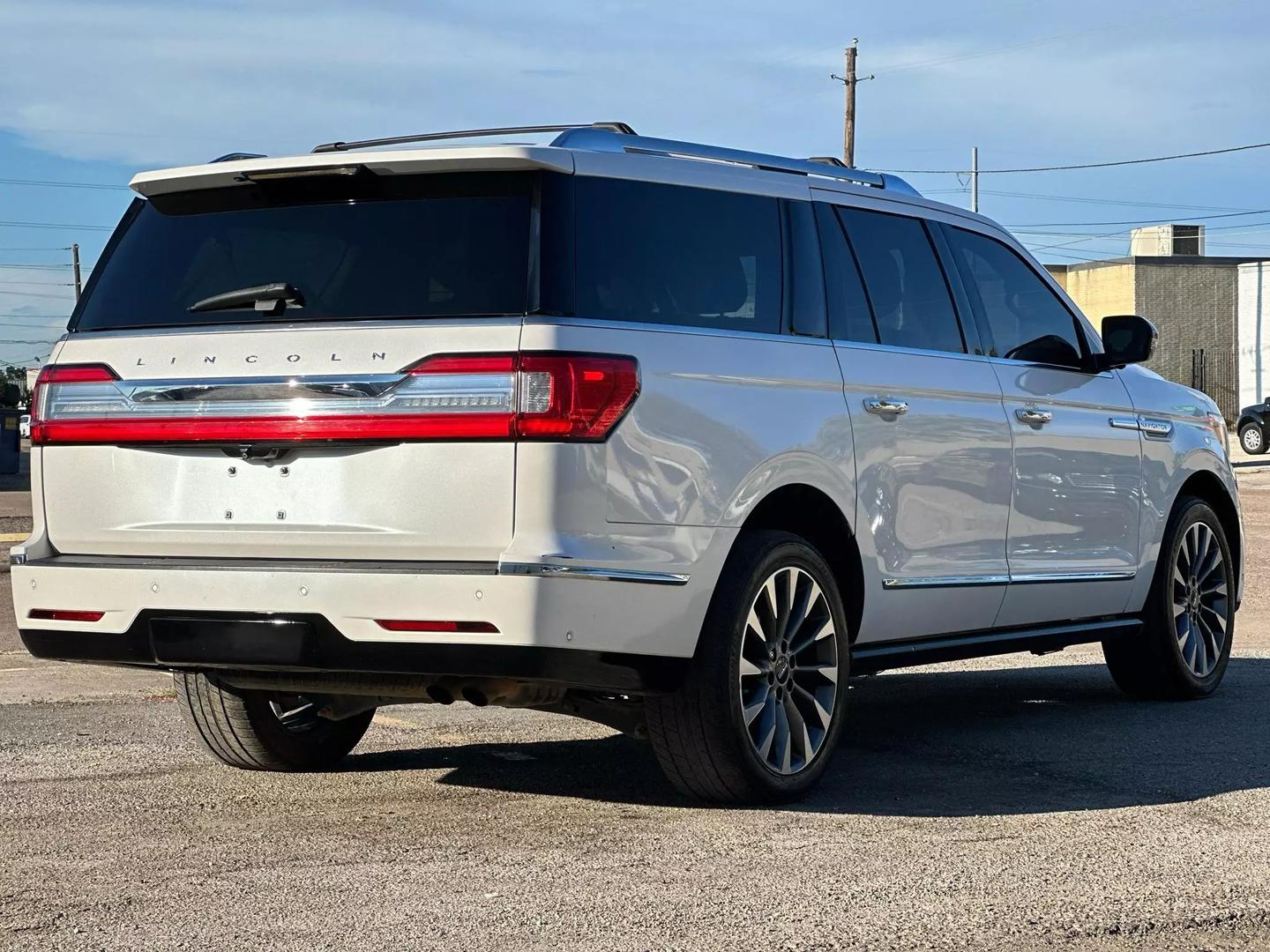 2019 Lincoln Navigator L - Image 8