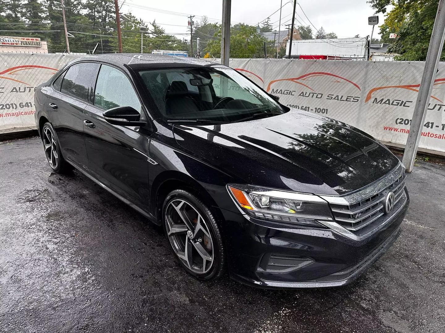 2020 Volkswagen Passat - Image 10