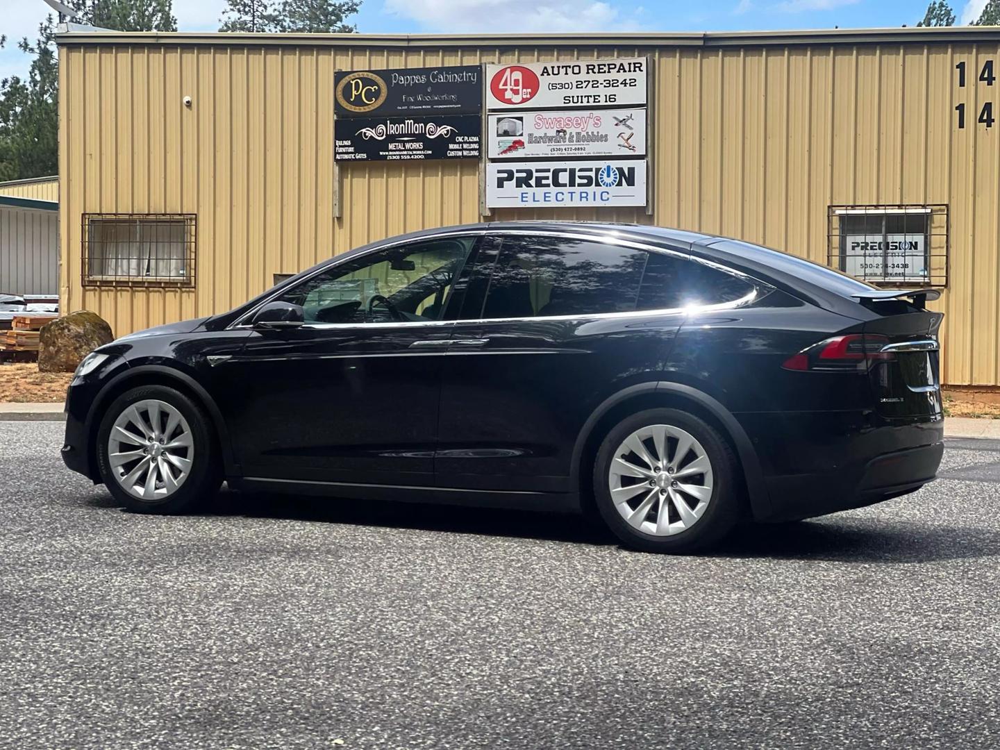 2016 Tesla Model X 90D photo 11