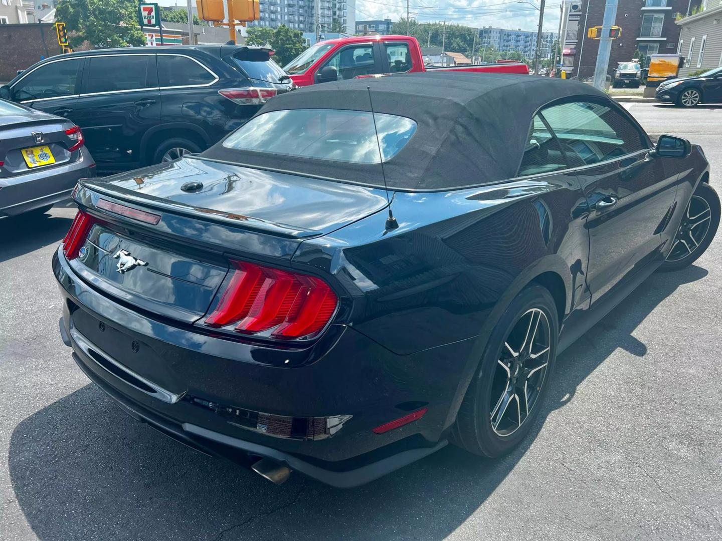 2018 Ford Mustang EcoBoost photo 8