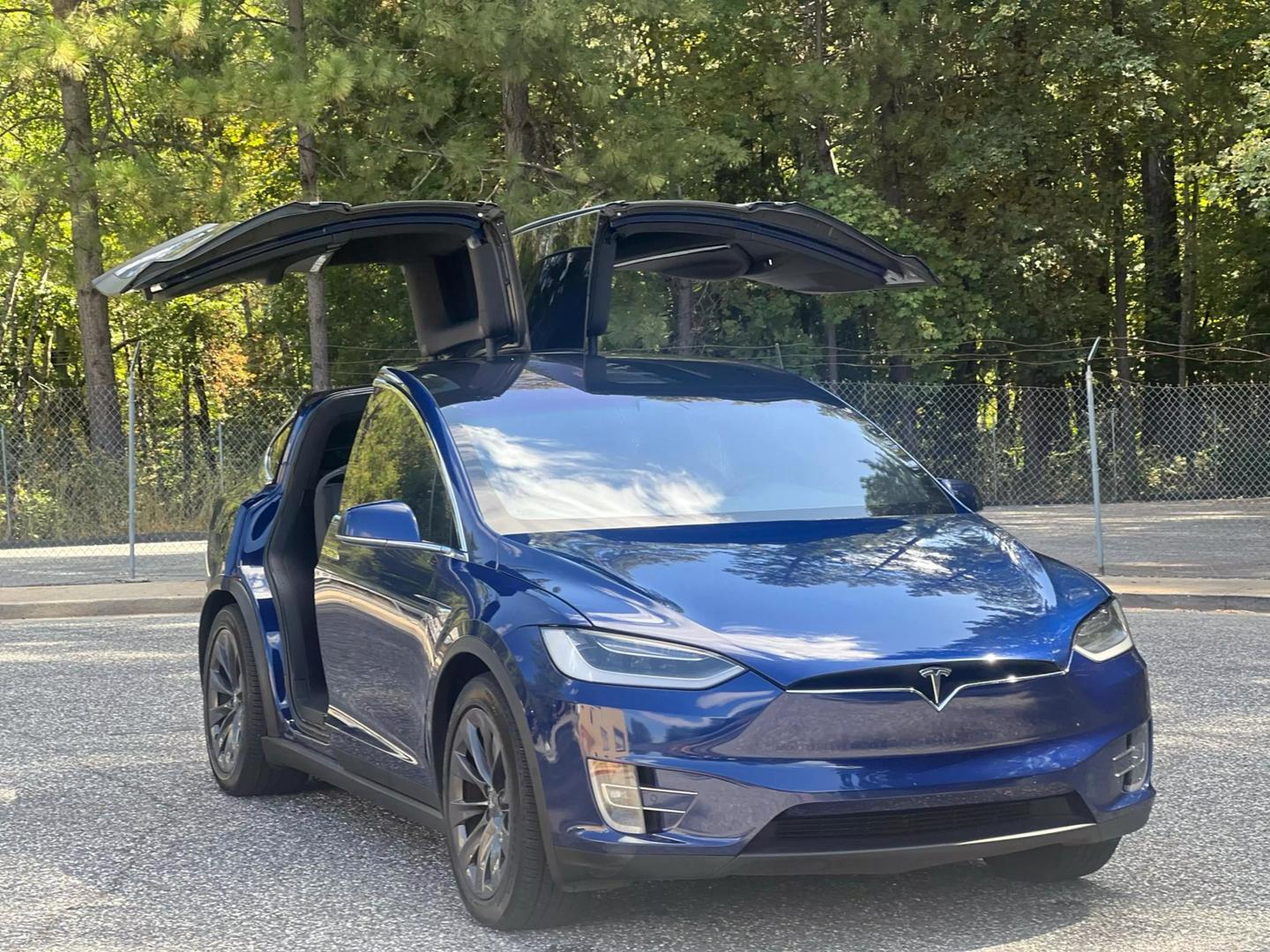 2019 Tesla Model X Long Range photo 18