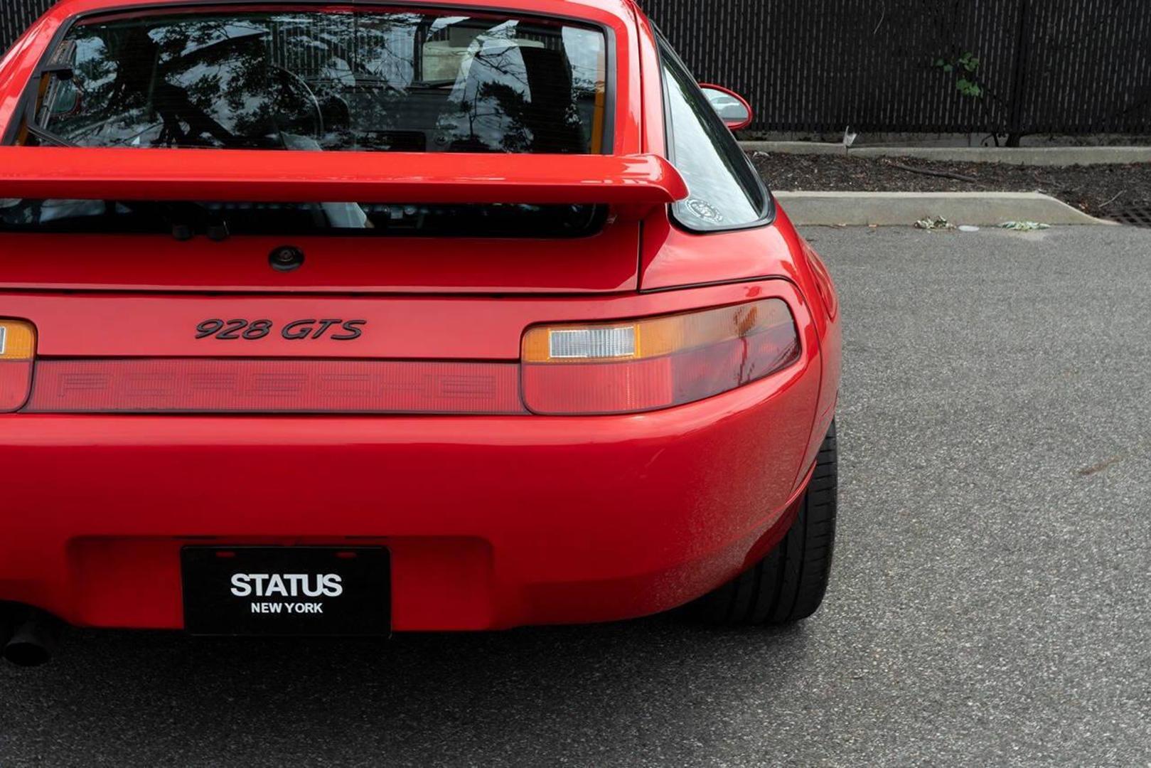 1992 Porsche 928 - Image 22