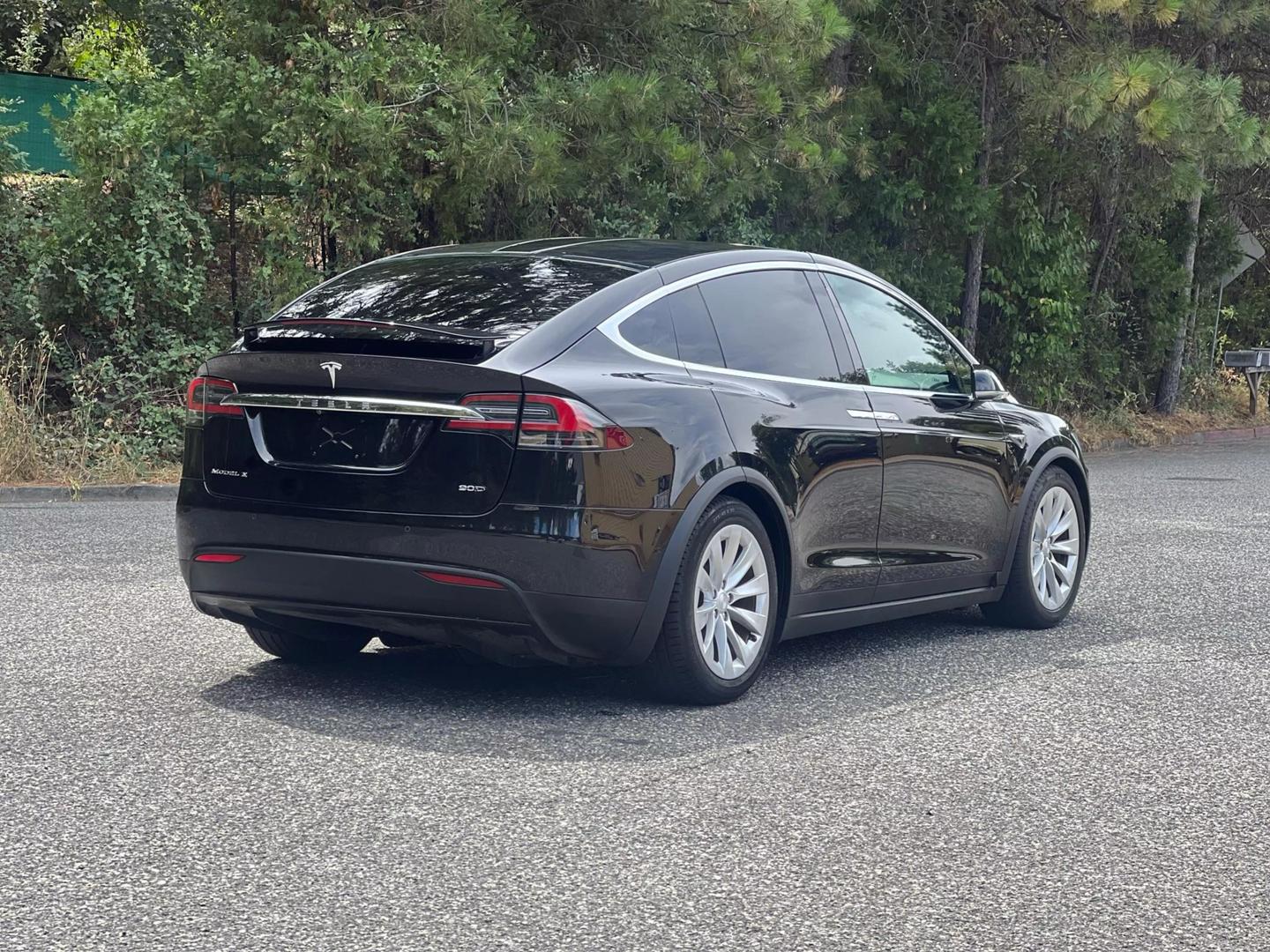 2016 Tesla Model X 90D photo 8