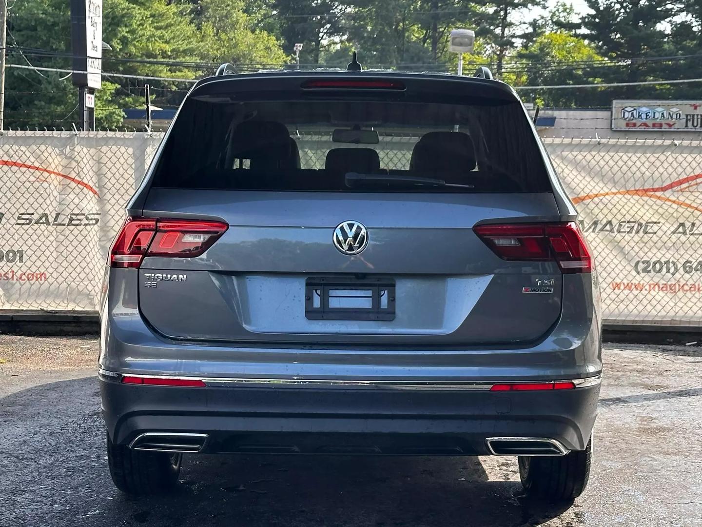 2018 Volkswagen Tiguan - Image 8