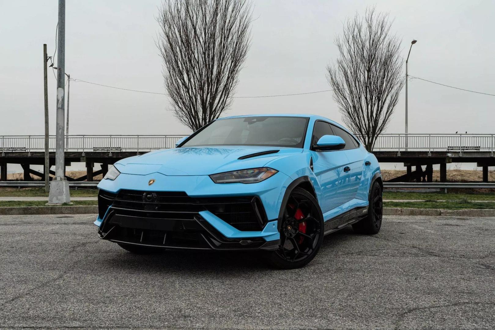 2023 Lamborghini Urus - Image 1