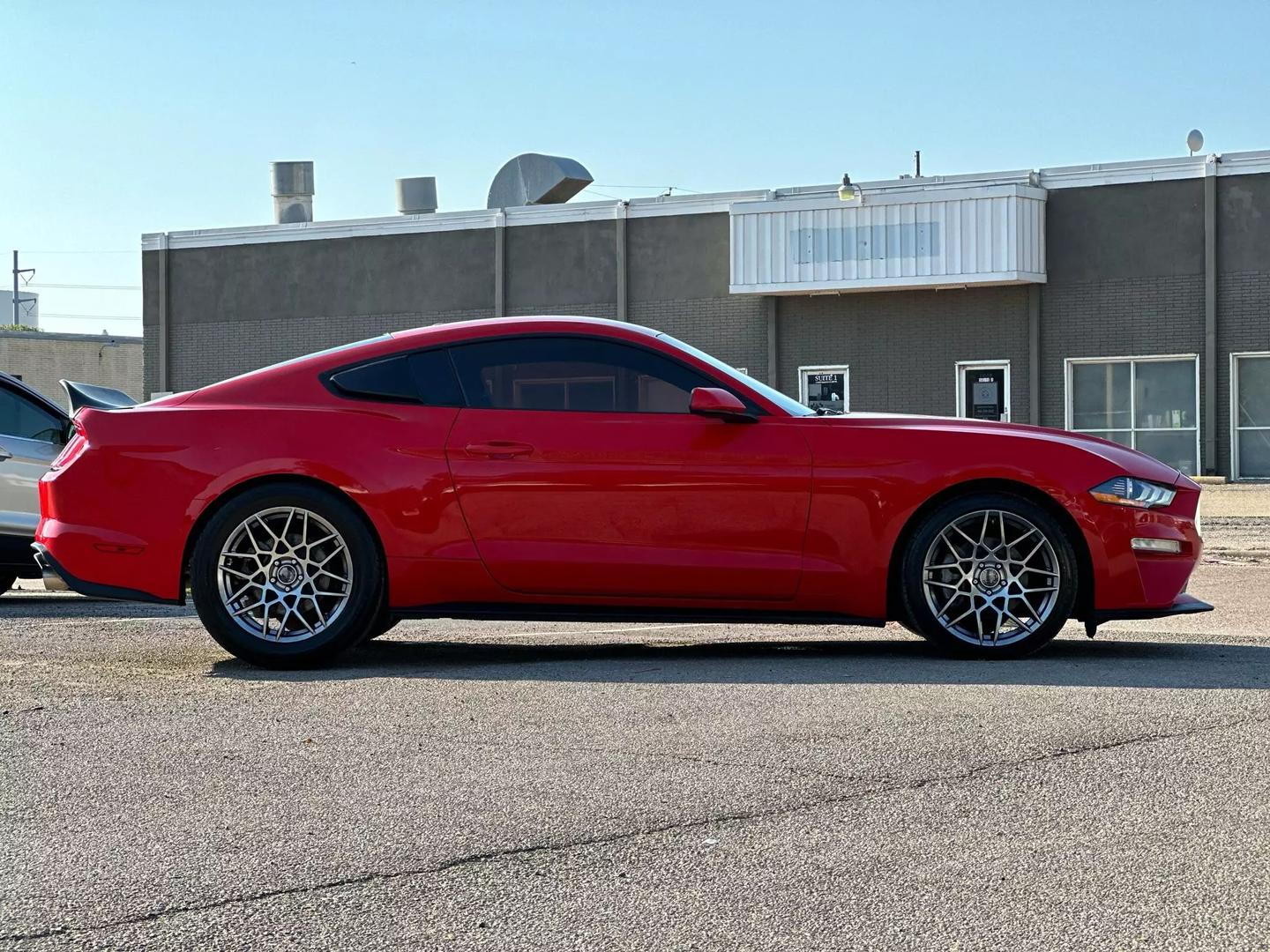 2019 Ford Mustang - Image 9