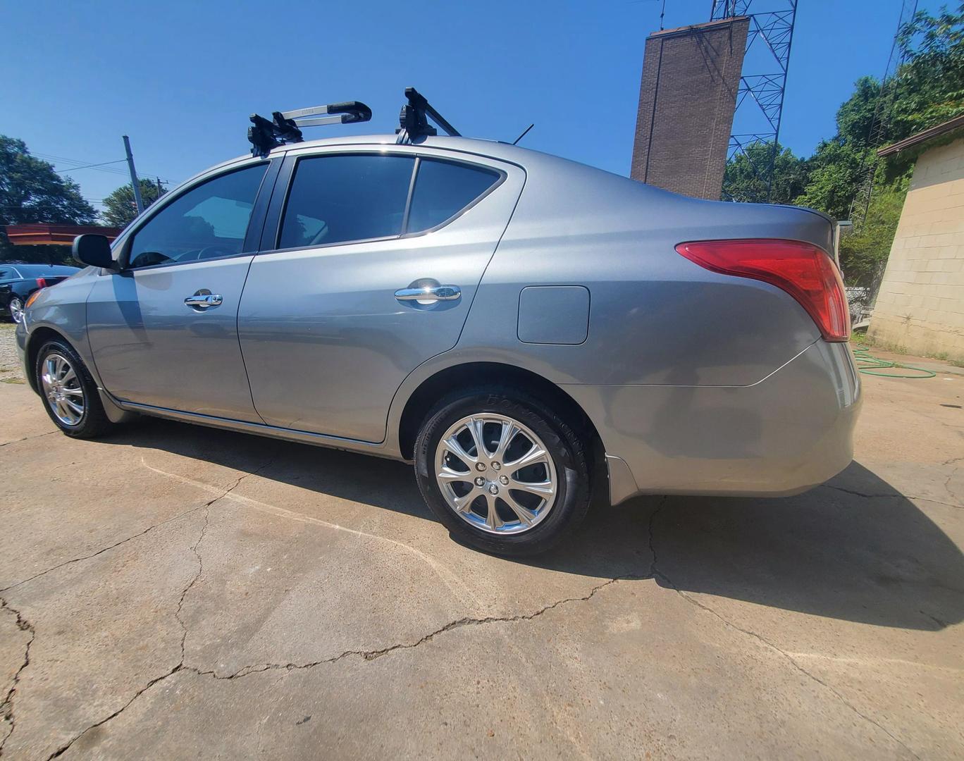 2012 Nissan Versa SV photo 2