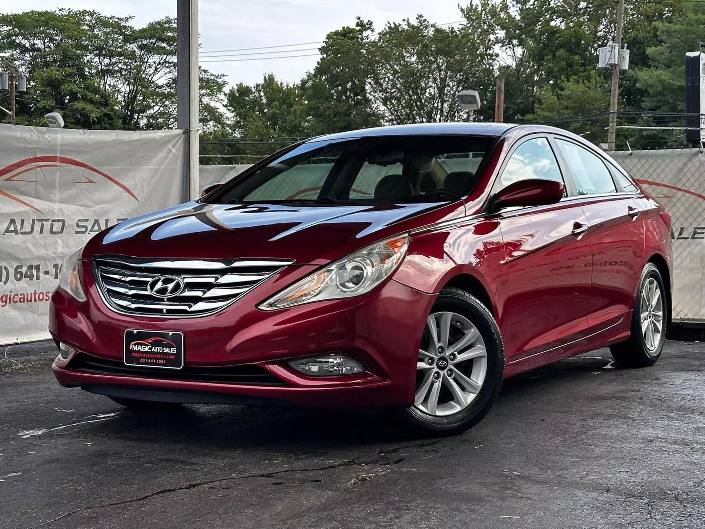 2013 Hyundai Sonata - Image 1