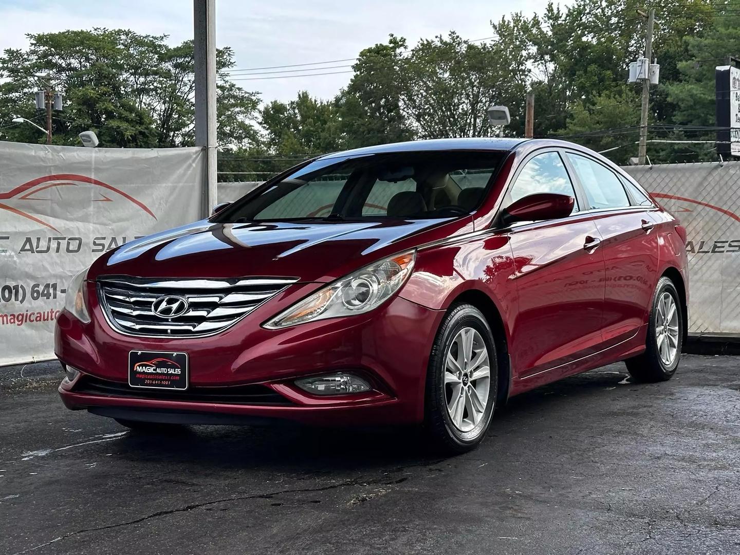 2013 Hyundai Sonata - Image 3