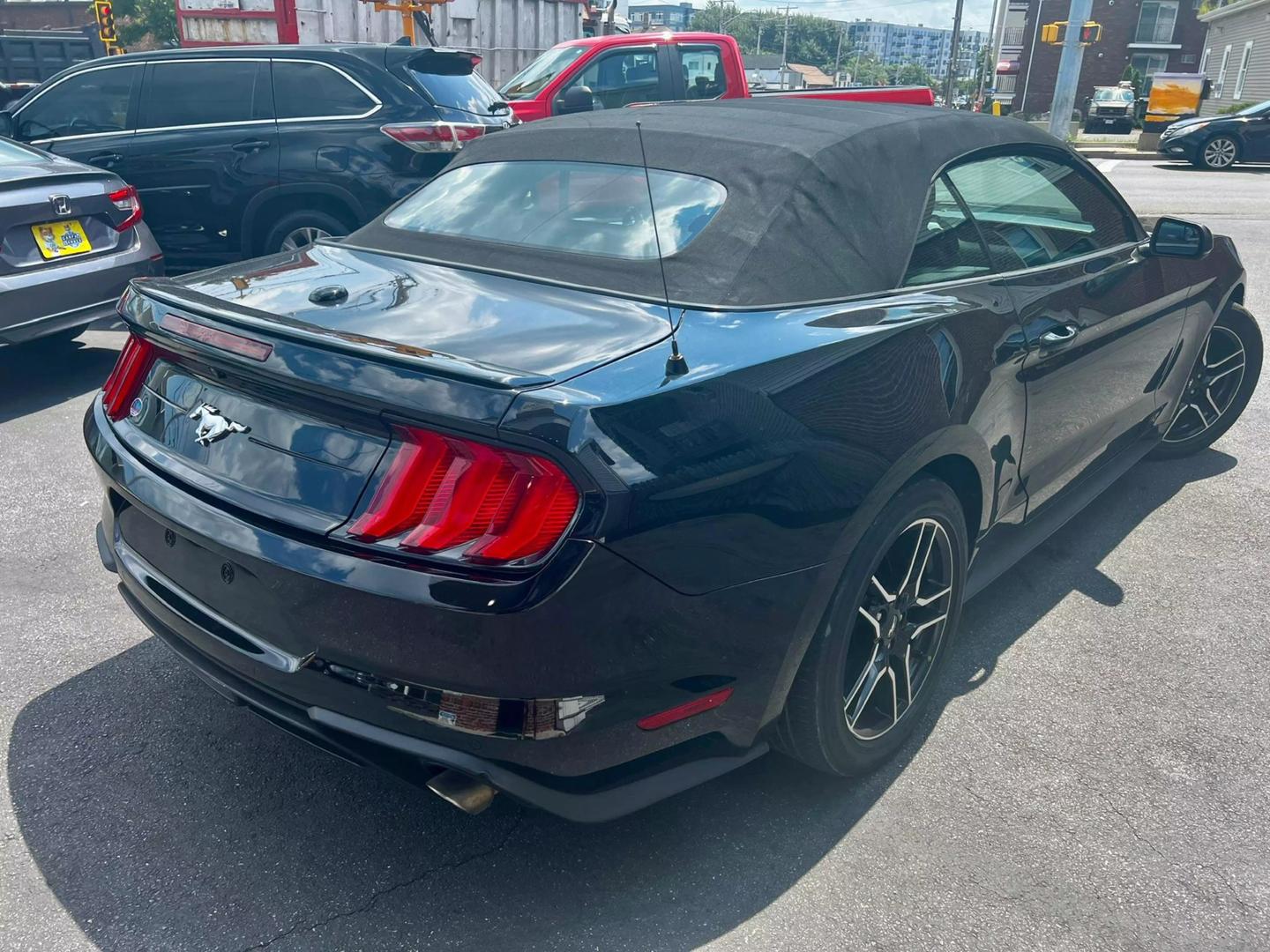 2018 Ford Mustang EcoBoost photo 14