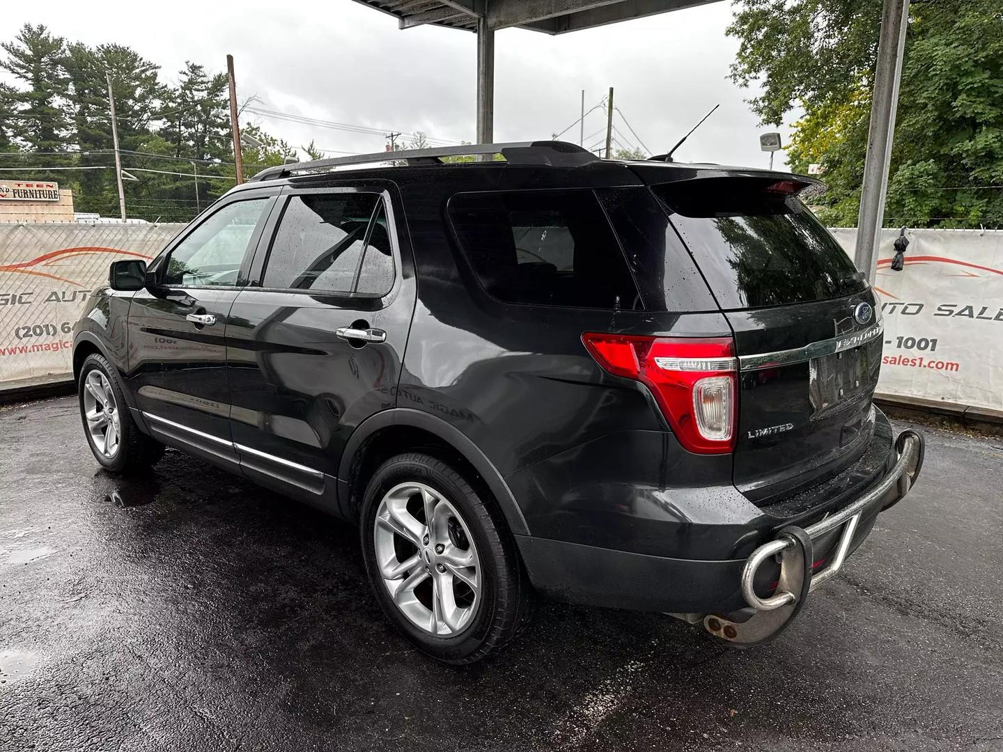 2014 Ford Explorer - Image 13