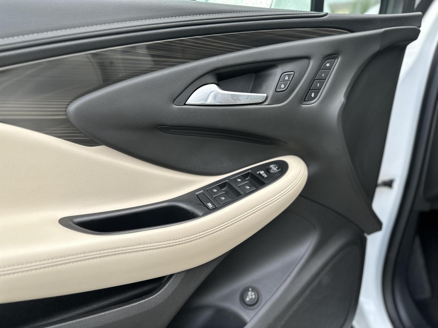 2020 Buick Envision Essence photo 11