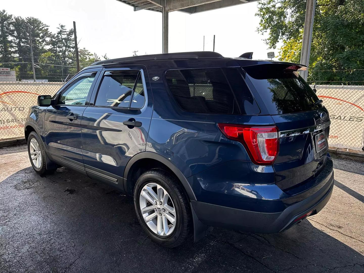 2017 Ford Explorer - Image 13