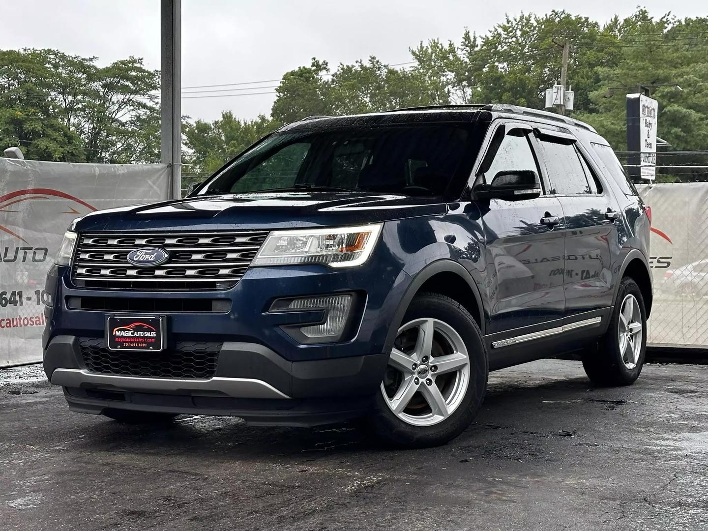 2017 Ford Explorer - Image 1