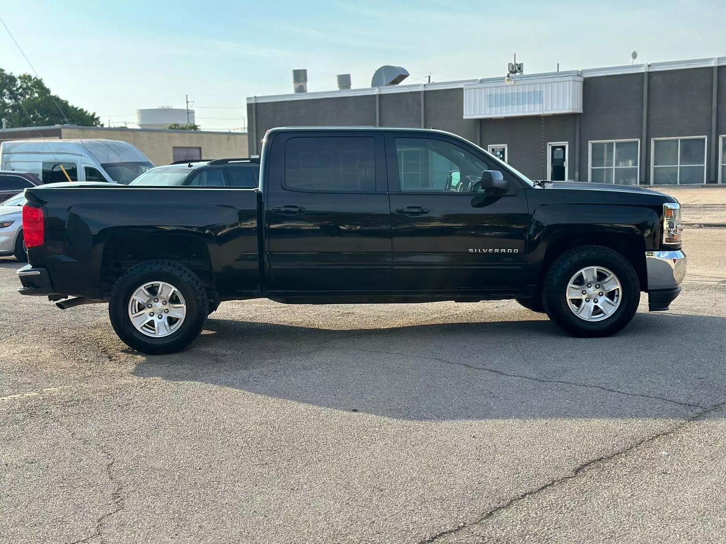 2016 Chevrolet Silverado 1500 Crew Cab - Image 7