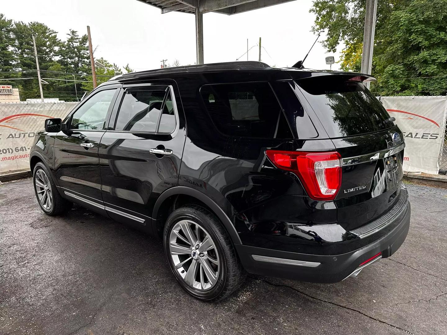 2018 Ford Explorer - Image 13