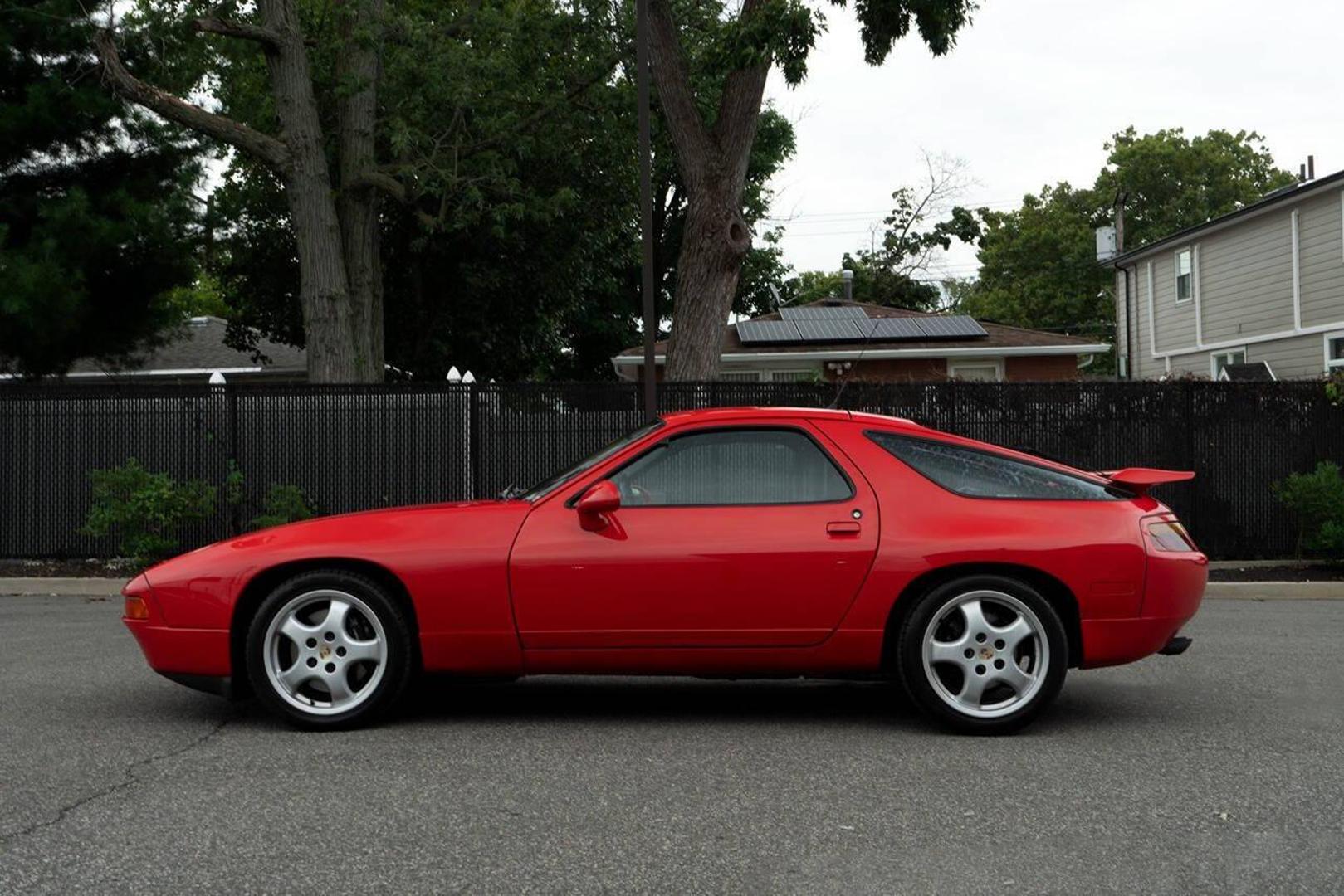 1992 Porsche 928 - Image 13