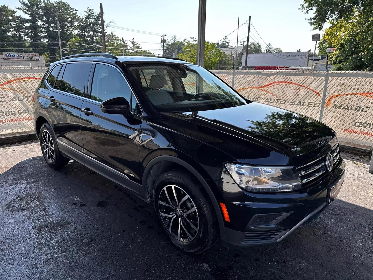 2021 Volkswagen Tiguan - Image 11